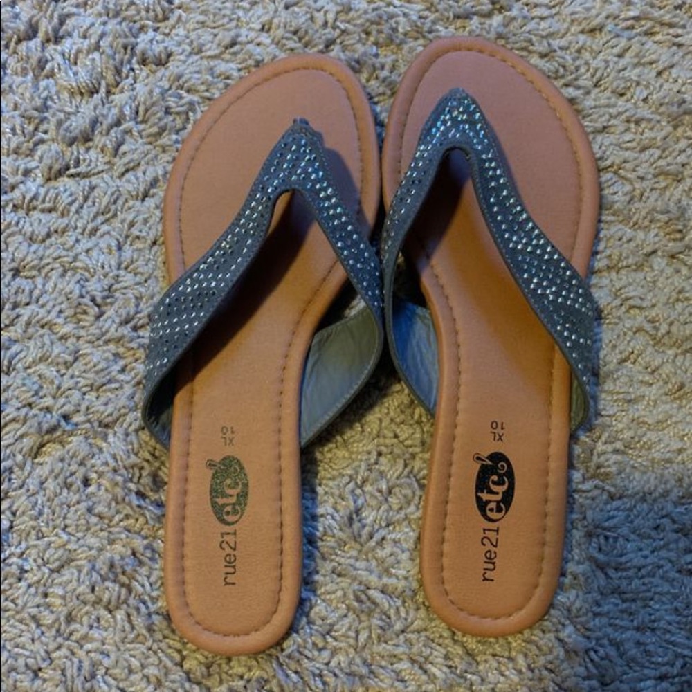 Rue 21 flip flops